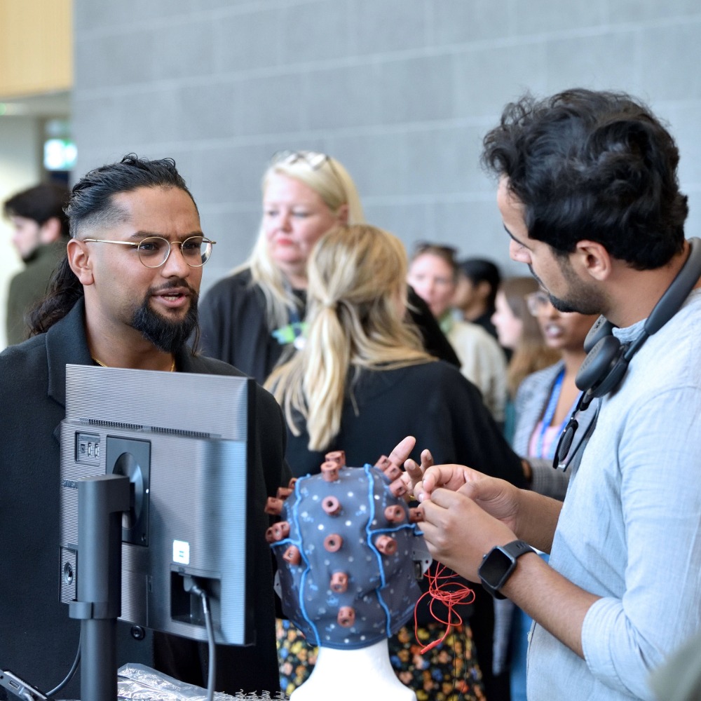 Synaptive founder give a demo at a pitch event